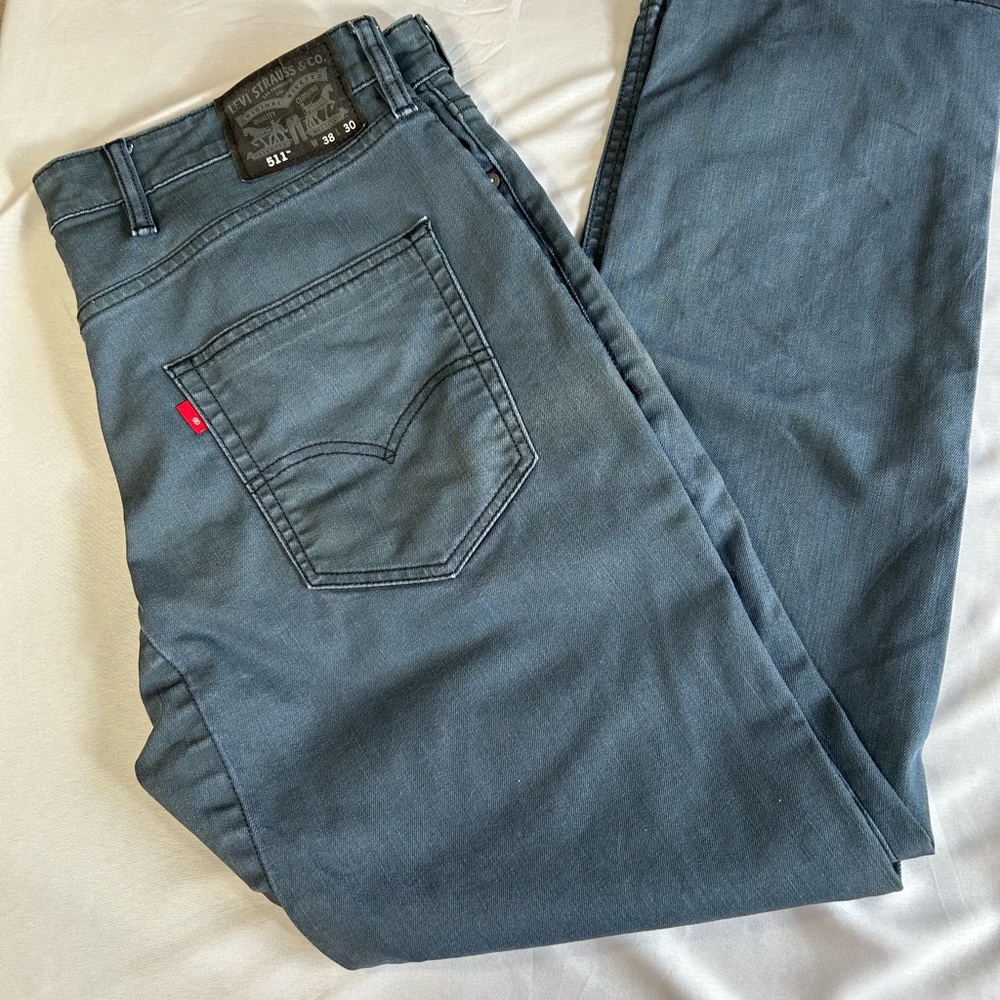 Levis Men's Dark Gray Relaxed Jeans